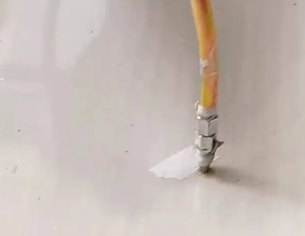 泽州瓷砖空鼓维修公司专业解答在瓷砖铺贴过程中，如果使用的砂料过粗（如全部使用了粗砂），可能会导致以下问题